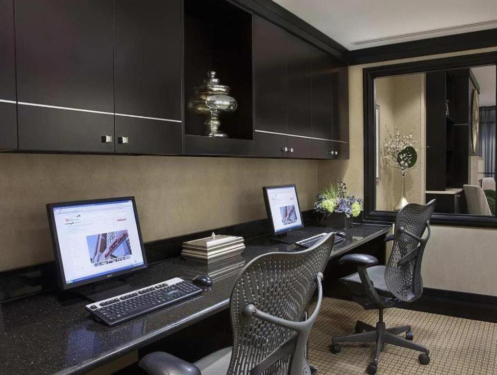 Revery Toronto Downtown, Curio Collection By Hilton Buitenkant foto